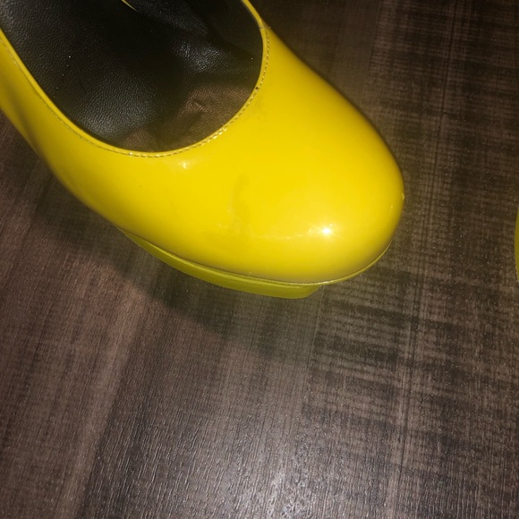 YSL - Picture 3 of 4